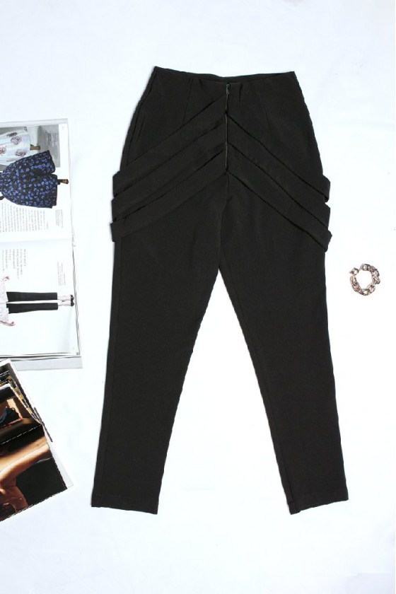 Cool black pants woman